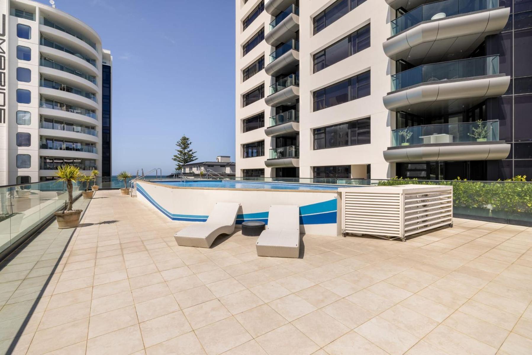 Luxury Ocean & Harbour Views - Heated Pool, Main Beach & Gym Mount Maunganui Exterior foto