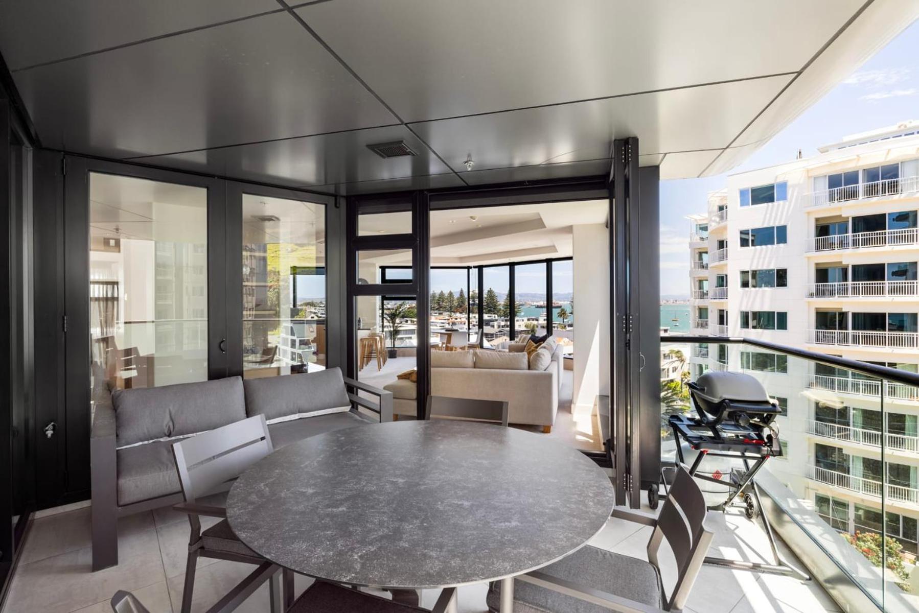 Luxury Ocean & Harbour Views - Heated Pool, Main Beach & Gym Mount Maunganui Exterior foto
